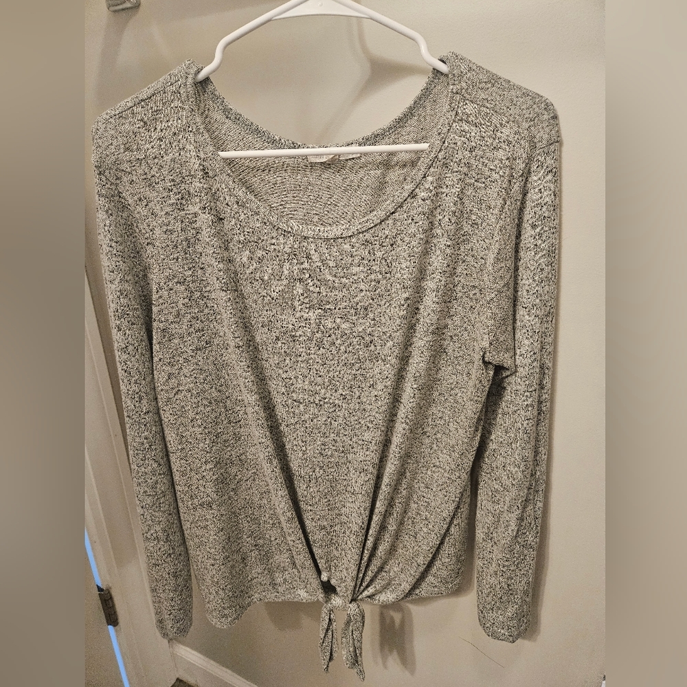 Size Large Gray Long Sleeve Shirt